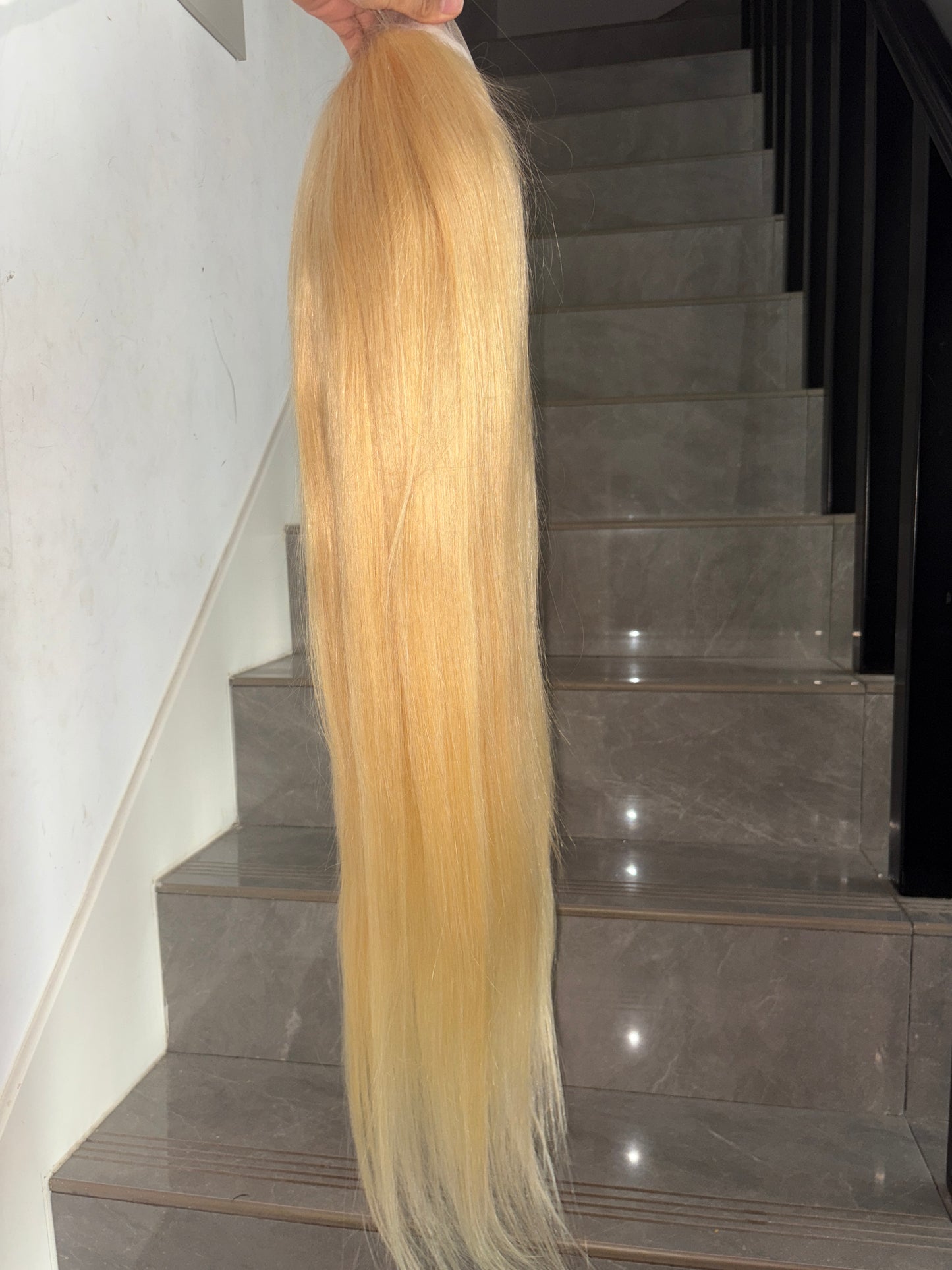4 wigs 28inch