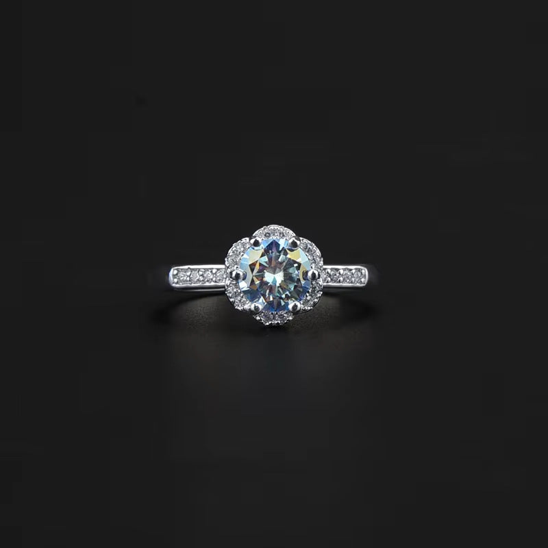 Flower Shape 1 Carat Round Diamond Ring