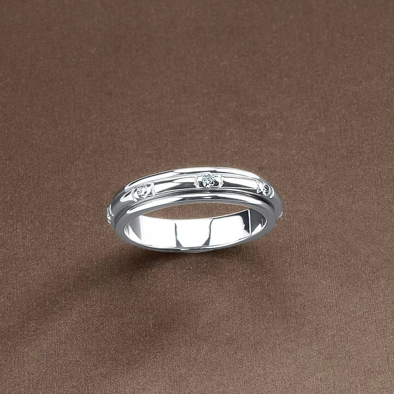 Diamond men's ring plated with 18K white gold, fashionable and atmospheric men's diamond ring