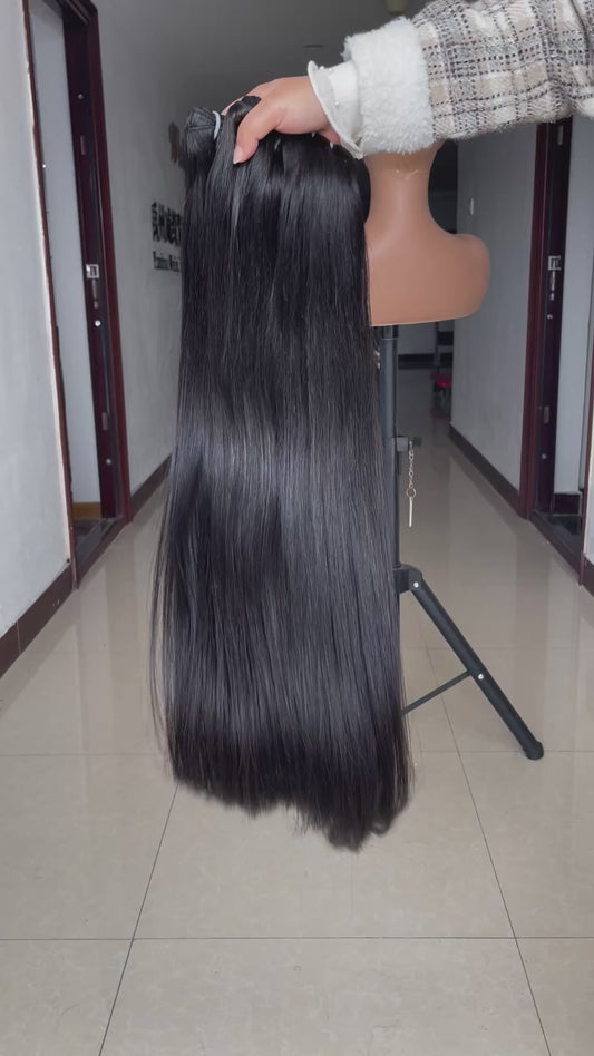 4 of 26 bundles Straight and a 20 in closure